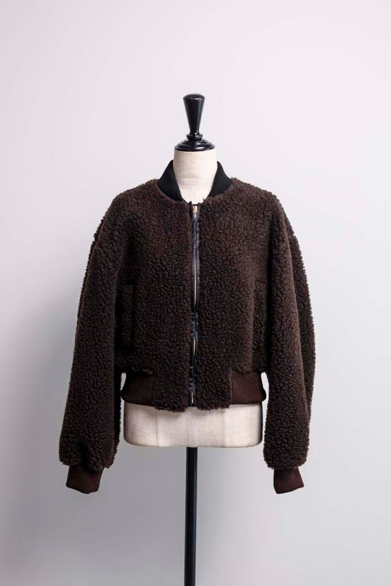 シェリエ　sheller ブルゾン Dot button satin blouson – shéller / シェリエ