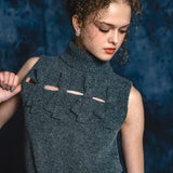 sleeve less ribbon slit knit